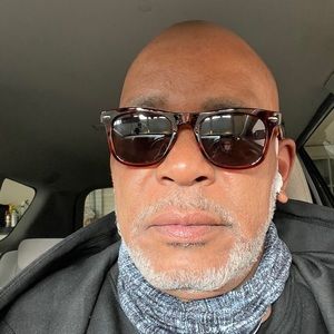 Meet your Posher, Henry